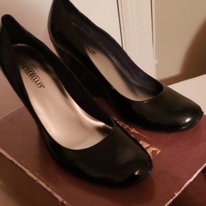 Stroke of Genius by Seychelles Patent Leather Heel